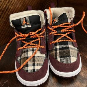 Nike plaid toddler 9
